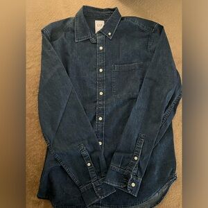 Gap Mens Denim button down shirt
